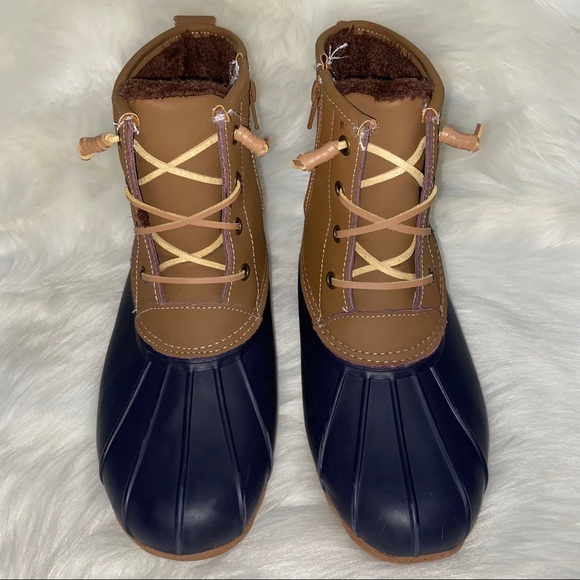 serra duck boots